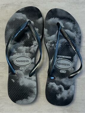 Havaianas Cloud-Print Flip Flops - Black
